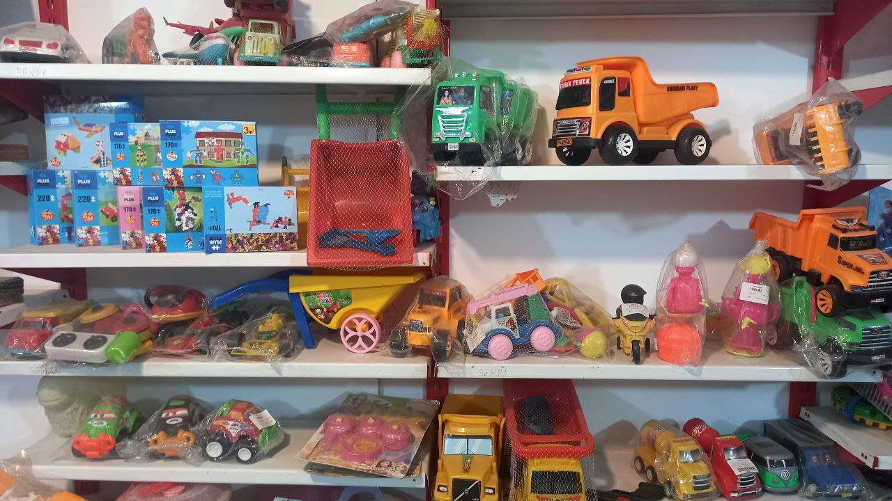 فروش عمده اسباب بازی های پلاستیکی